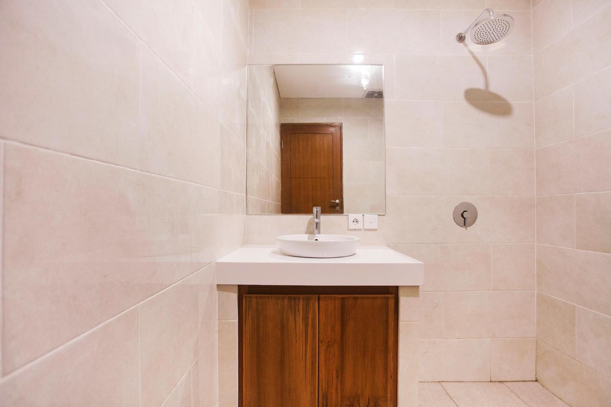 Sahadewa Suites Residence Kerobokan Pokoj fotografie